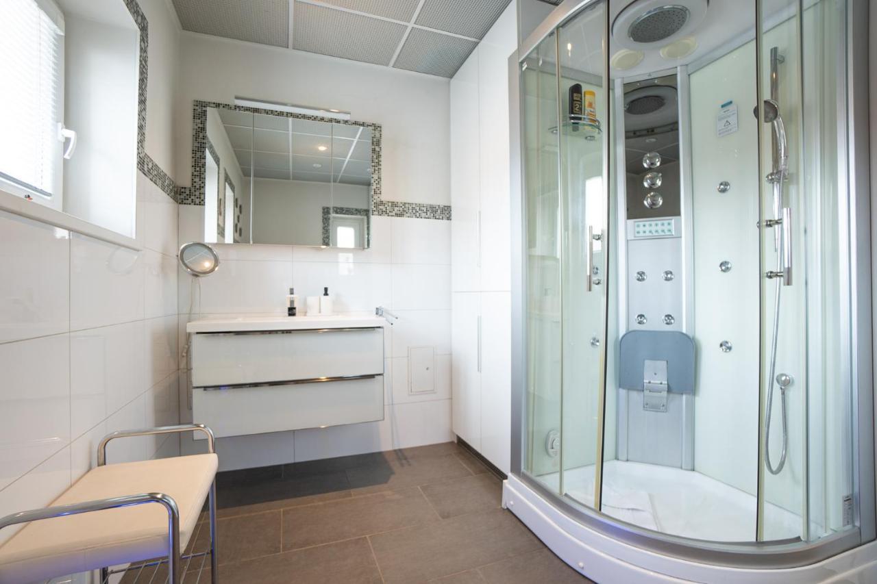 Apartment With A Balcony - 15 Min To City Center Wien Eksteriør billede