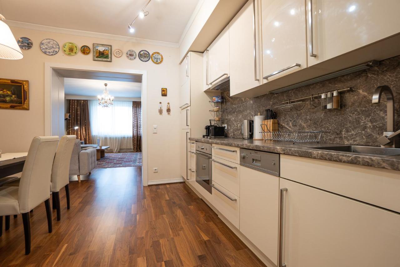 Apartment With A Balcony - 15 Min To City Center Wien Eksteriør billede