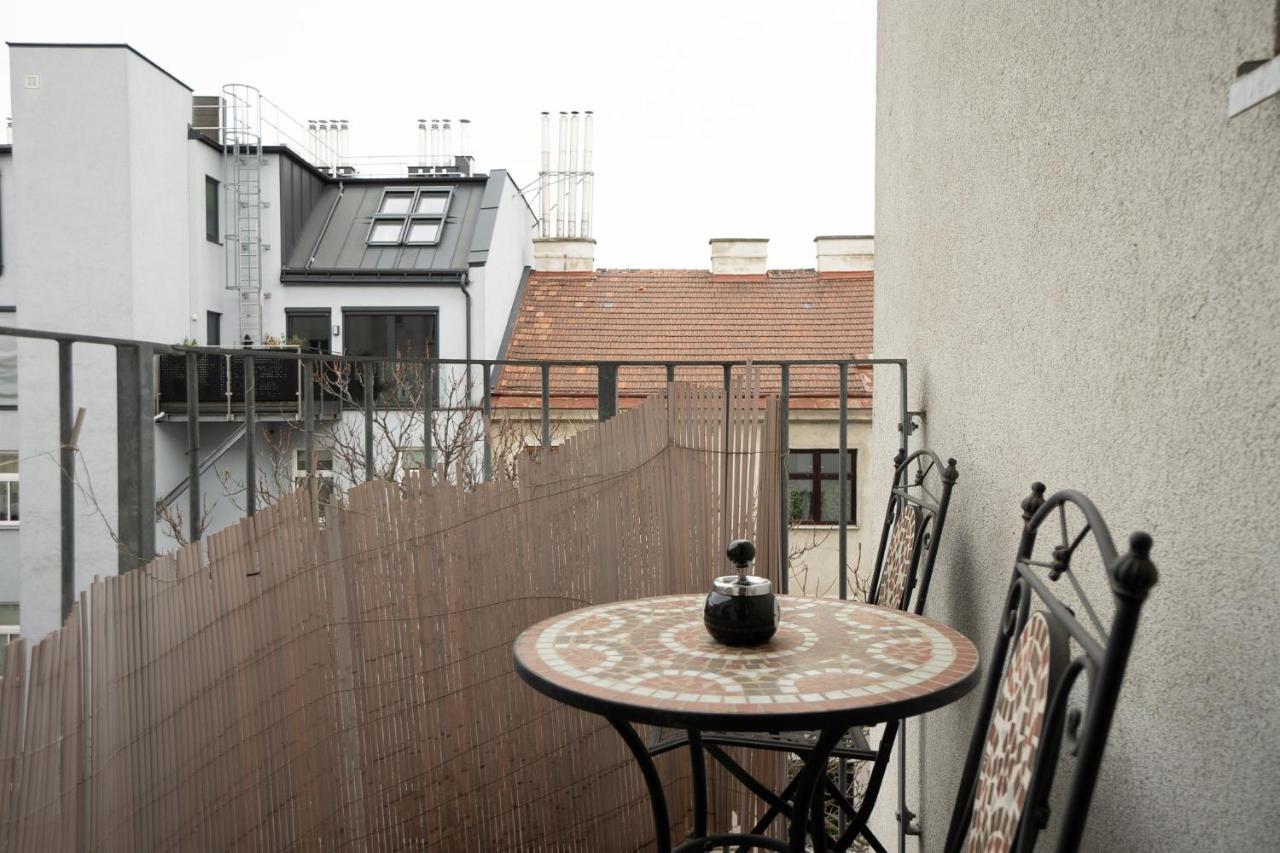Apartment With A Balcony - 15 Min To City Center Wien Eksteriør billede