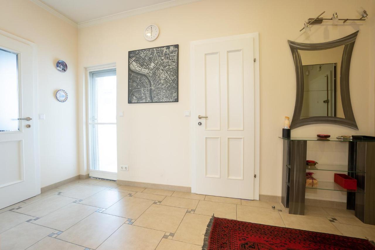 Apartment With A Balcony - 15 Min To City Center Wien Eksteriør billede