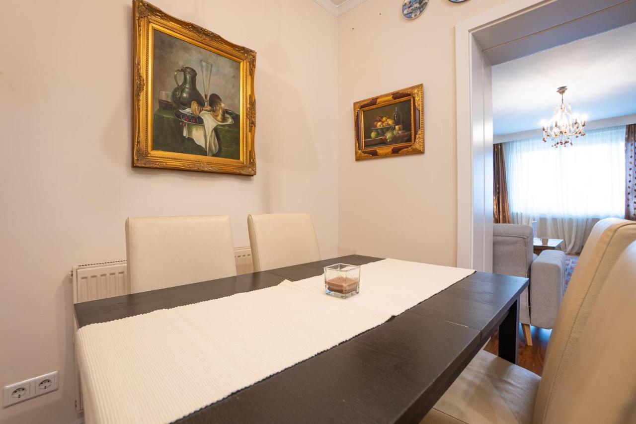 Apartment With A Balcony - 15 Min To City Center Wien Eksteriør billede